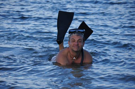 O Sidney feliz, depois de fazer snorkel em Anini Beach, perto de Hanaley Bay, na costa norte de Kauai, no Havaí